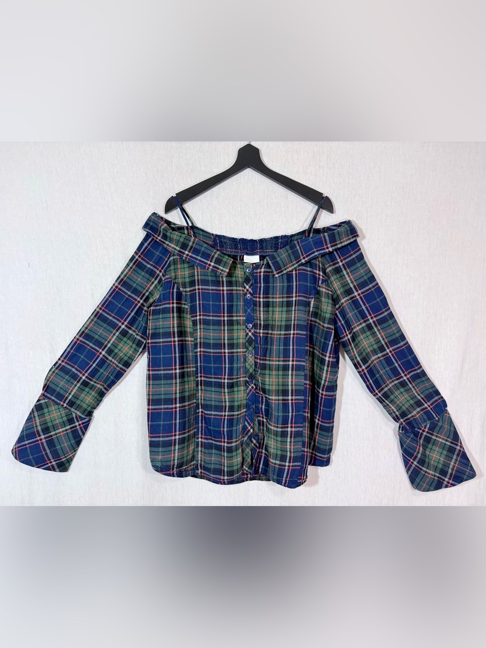 Abound L Off-Shoulder Plaid Button-Front Top in Navy & Green